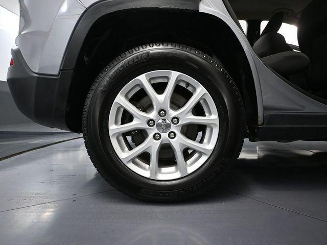 used 2014 Jeep Cherokee car, priced at $9,499