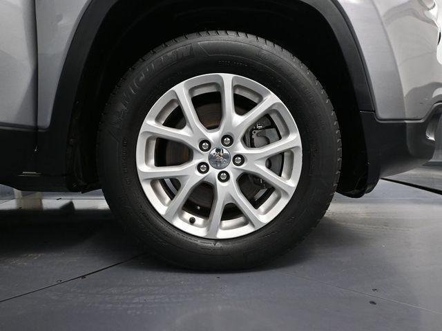 used 2014 Jeep Cherokee car, priced at $9,499