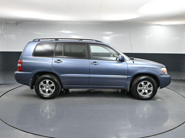 used 2006 Toyota Highlander car, priced at $3,890