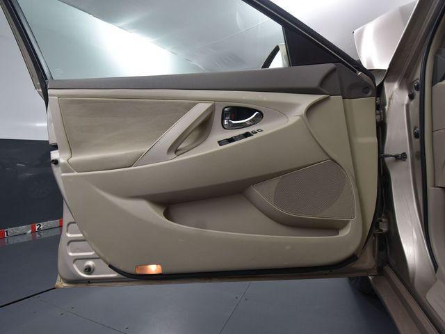 used 2009 Toyota Camry Hybrid car, priced at $6,799