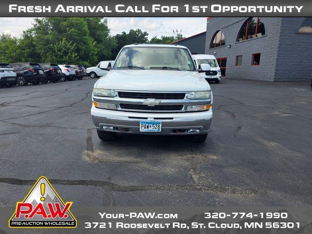 used 2004 Chevrolet Suburban car, priced at $4,999