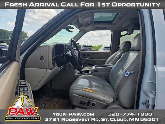 used 2004 Chevrolet Suburban car, priced at $4,999