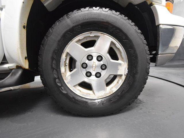 used 2004 Chevrolet Suburban car, priced at $4,999