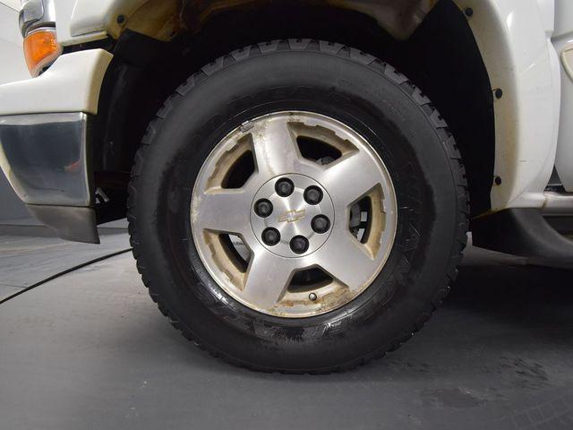 used 2004 Chevrolet Suburban car, priced at $4,999