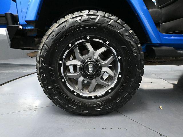 used 2014 Jeep Wrangler Unlimited car, priced at $15,999
