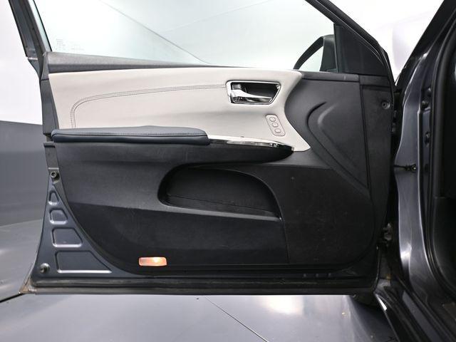 used 2013 Toyota Avalon Hybrid car, priced at $8,999