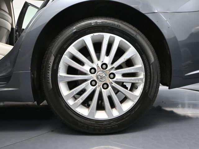 used 2013 Toyota Avalon Hybrid car, priced at $8,999