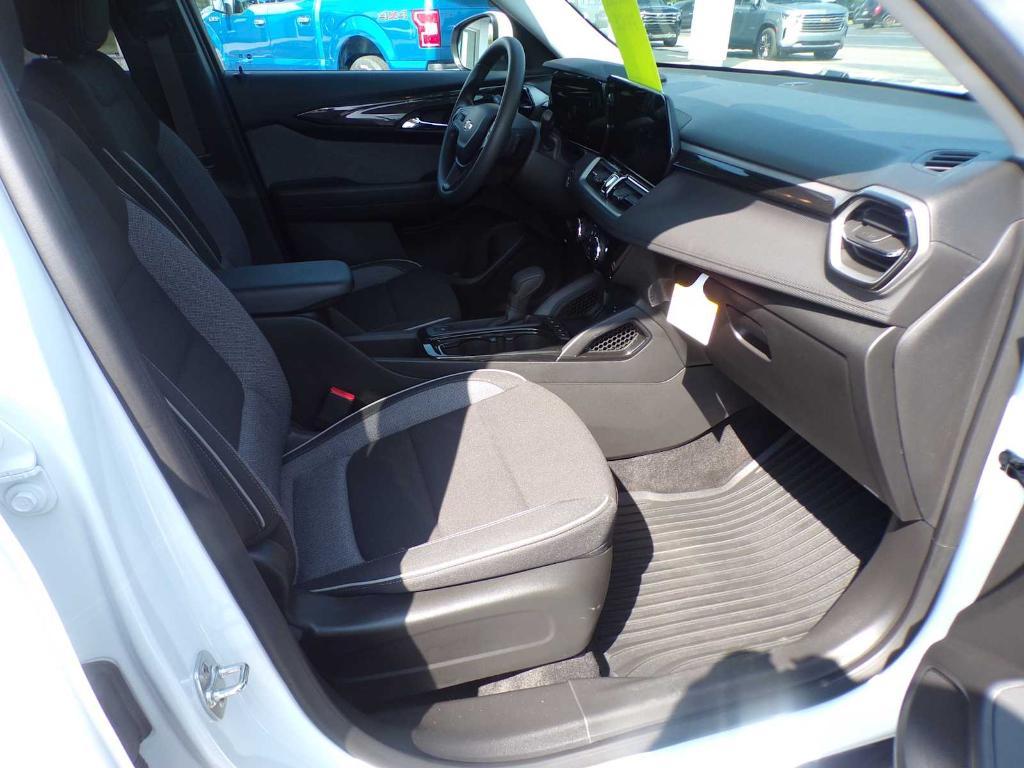 used 2025 Chevrolet TrailBlazer car, priced at $26,977