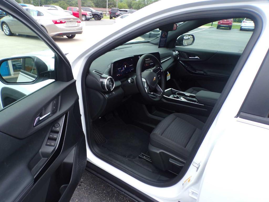 new 2026 Chevrolet Equinox car, priced at $27,889