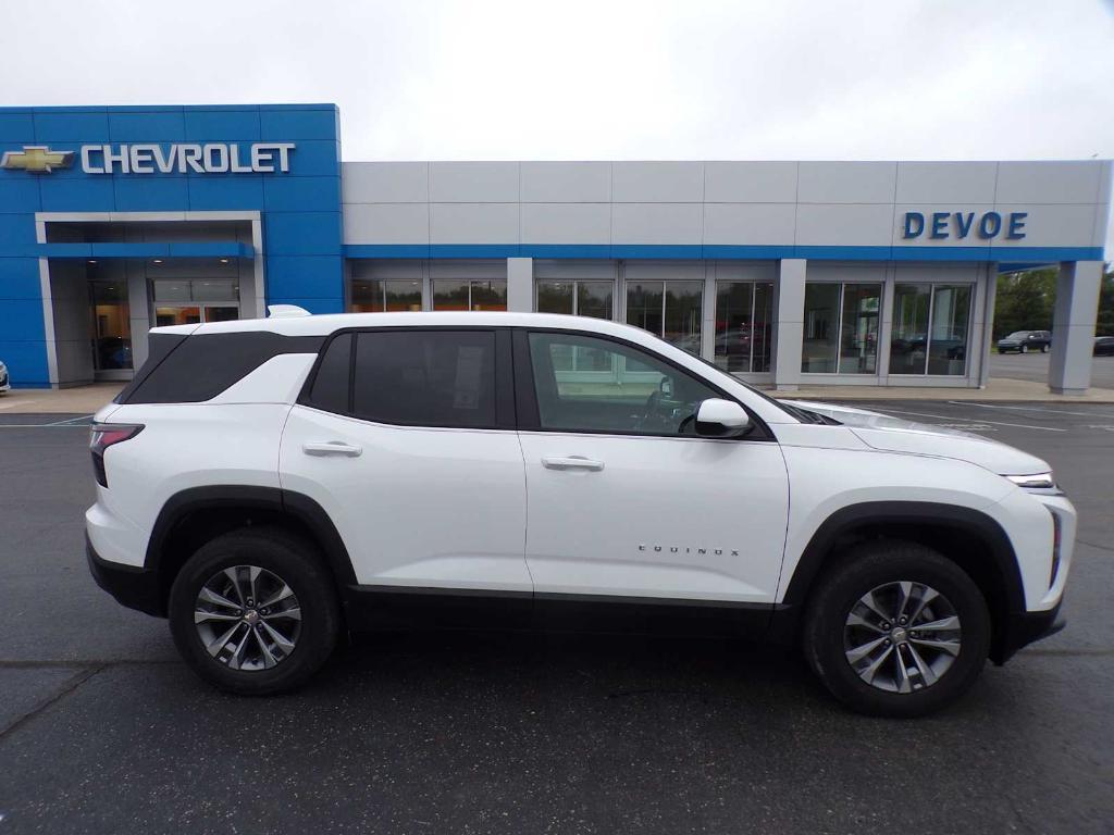 new 2026 Chevrolet Equinox car, priced at $27,889
