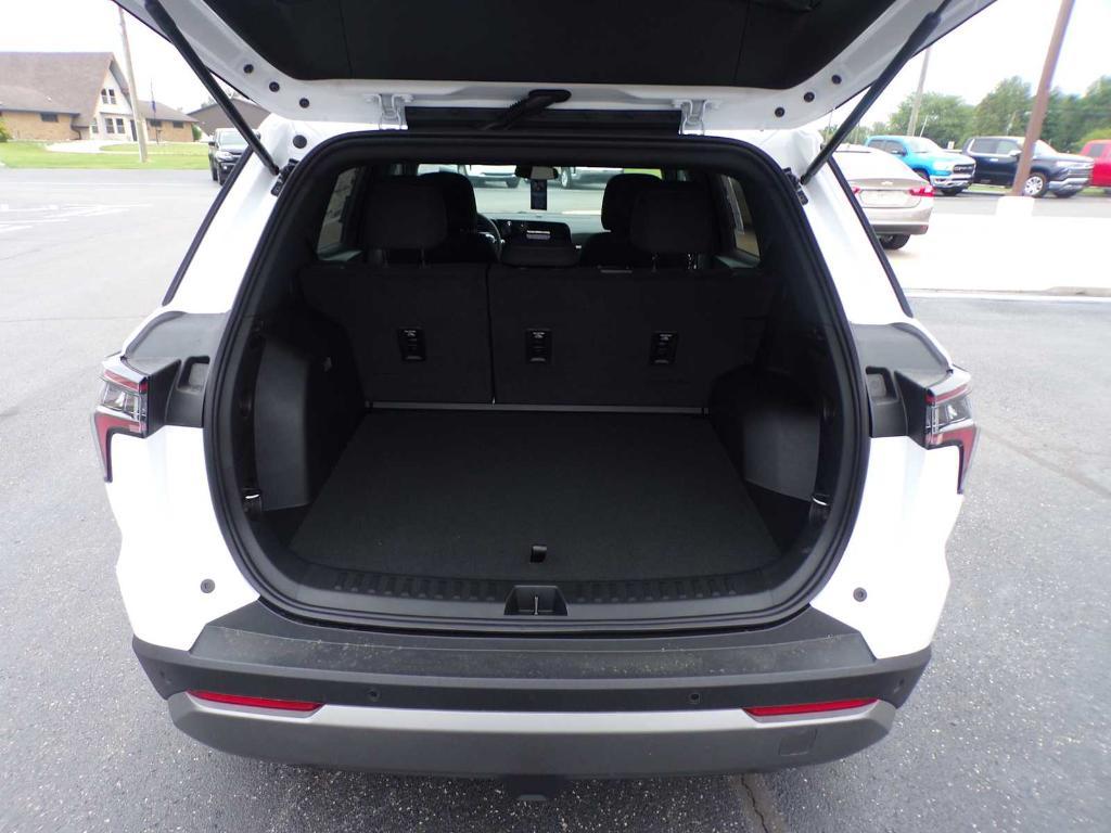 new 2026 Chevrolet Equinox car, priced at $27,889
