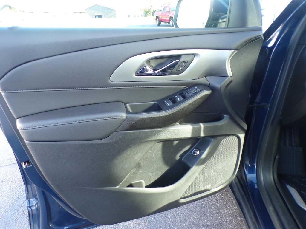 used 2022 Chevrolet Traverse car, priced at $29,944