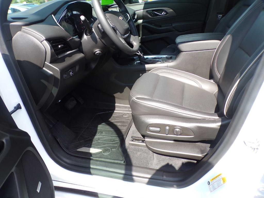 used 2023 Chevrolet Traverse car, priced at $42,981