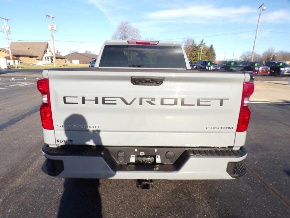 new 2025 Chevrolet Silverado 1500 car, priced at $42,716