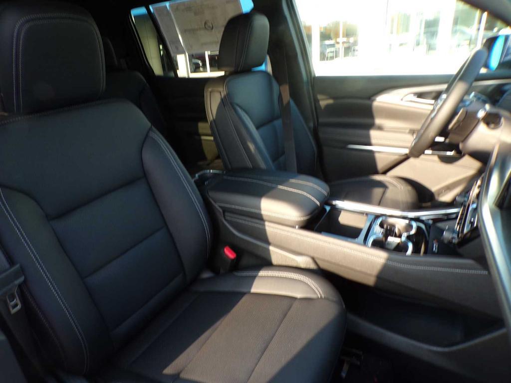 new 2026 Chevrolet Traverse car, priced at $41,506