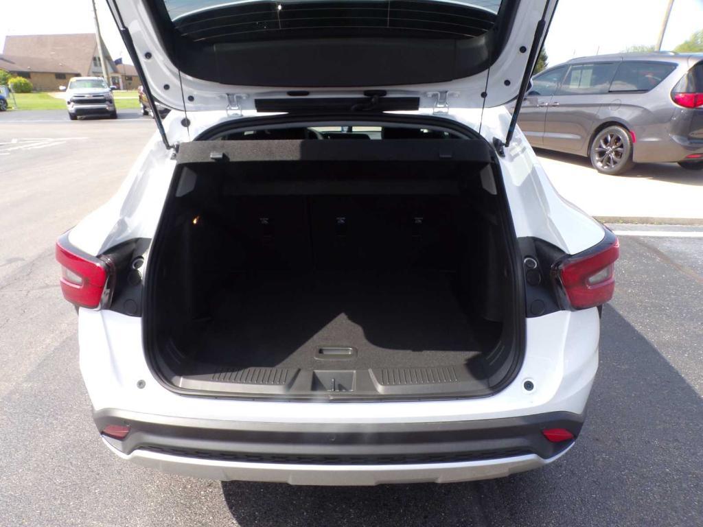 new 2025 Chevrolet Trax car, priced at $23,917