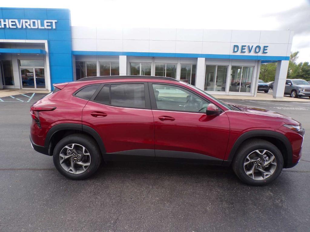 new 2025 Chevrolet Trax car, priced at $23,917