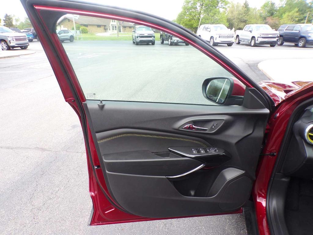 new 2025 Chevrolet Trax car, priced at $23,917