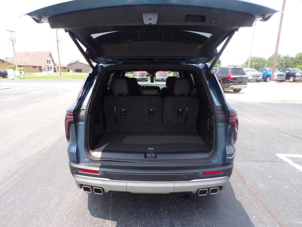 new 2025 Chevrolet Traverse car, priced at $40,201