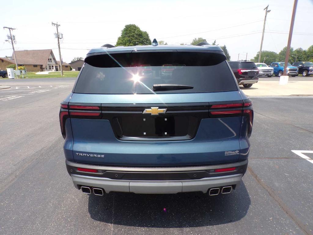 new 2025 Chevrolet Traverse car, priced at $40,201