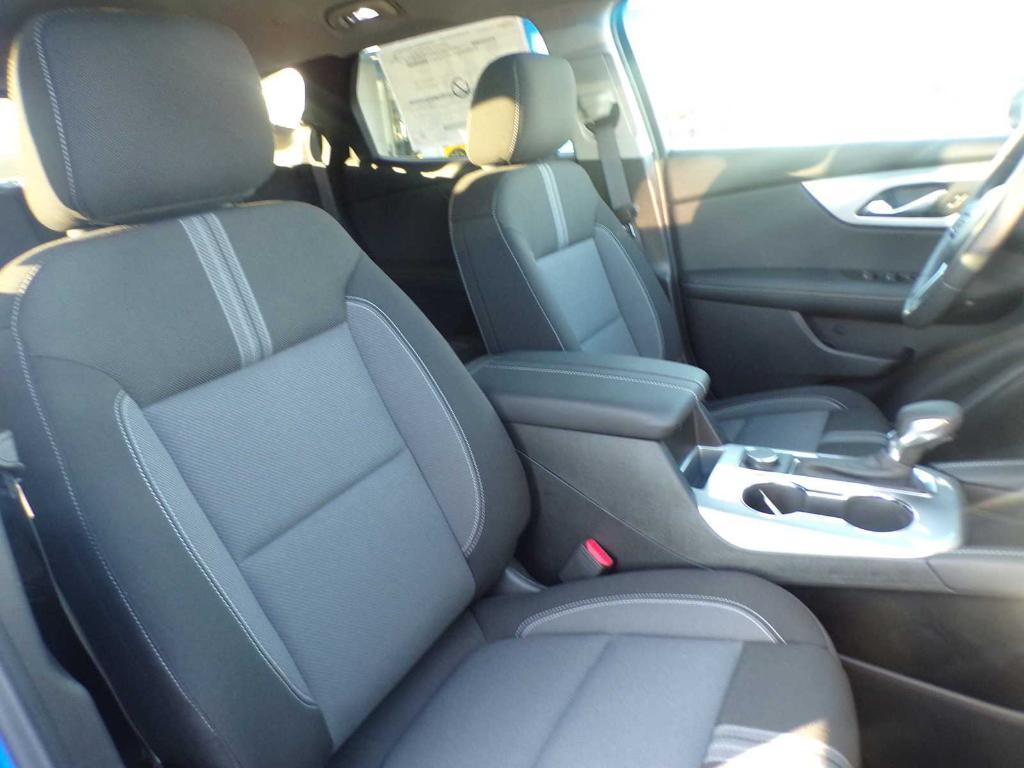 new 2025 Chevrolet Blazer car, priced at $33,719