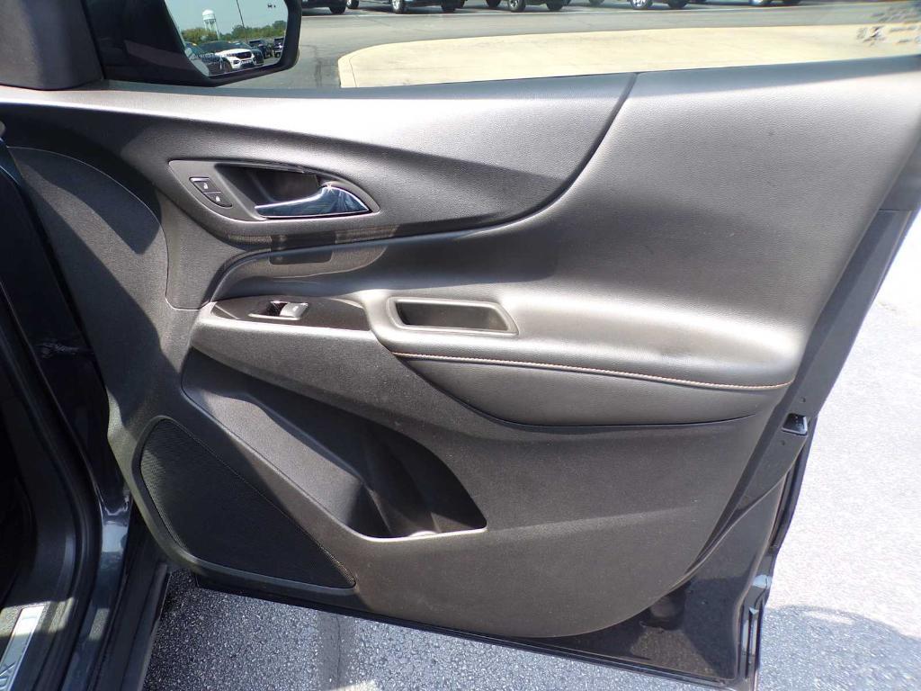used 2022 Chevrolet Equinox car, priced at $25,977