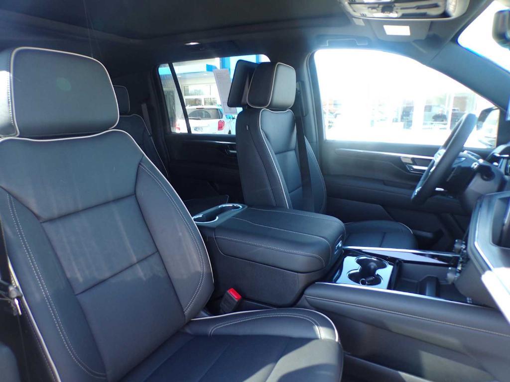 new 2025 Chevrolet Suburban car, priced at $80,198