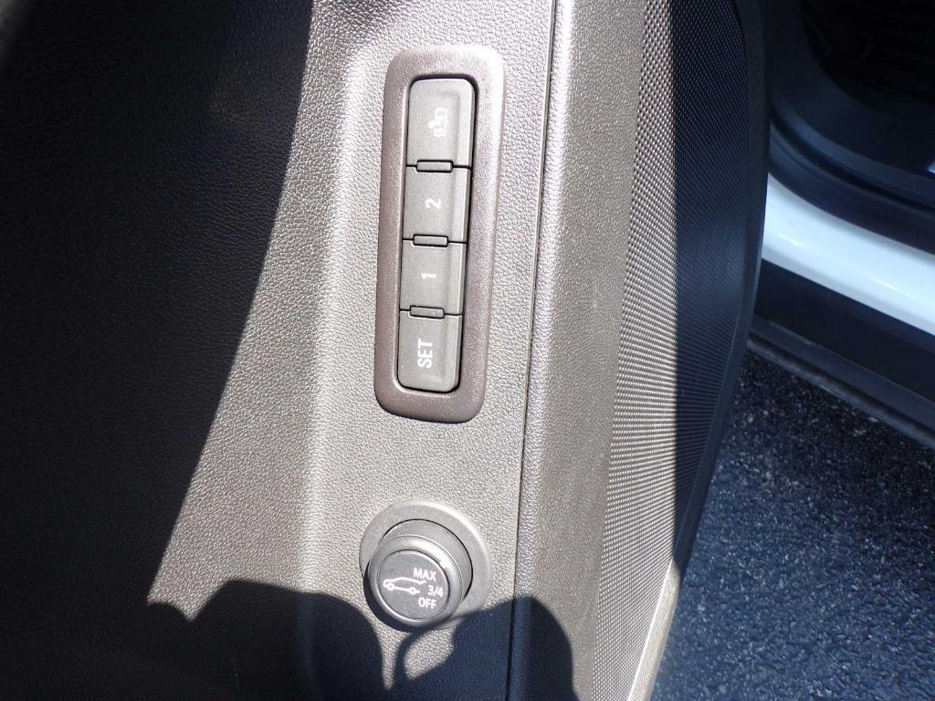 used 2022 Chevrolet Equinox car, priced at $24,988