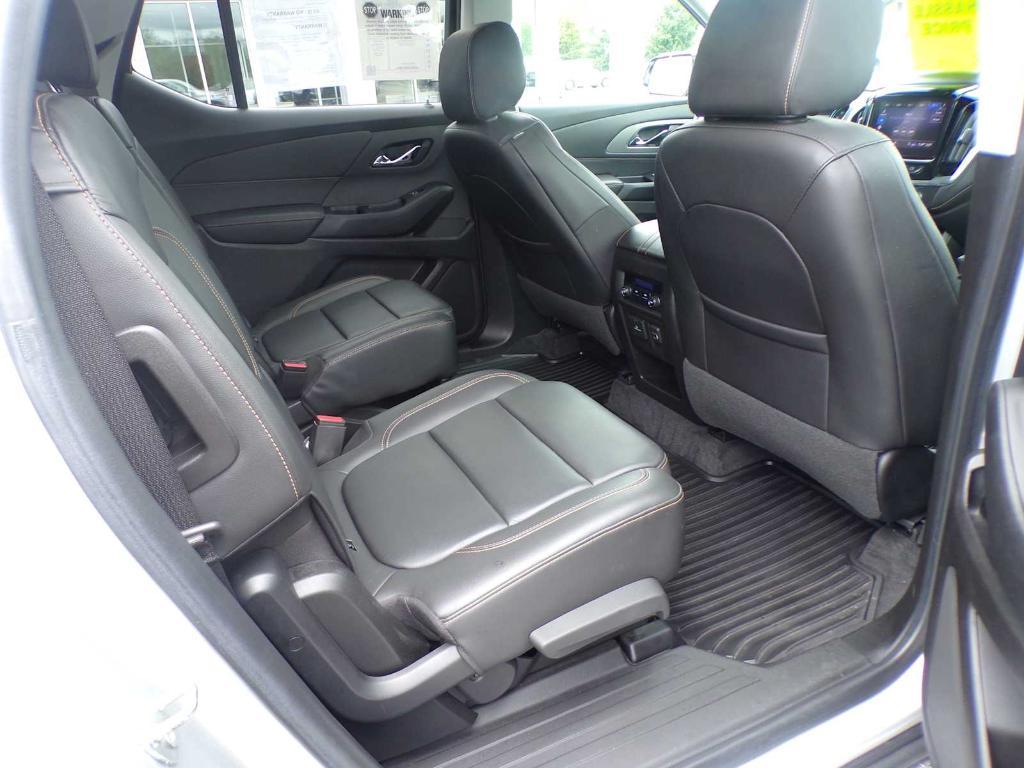 used 2020 Chevrolet Traverse car, priced at $23,988