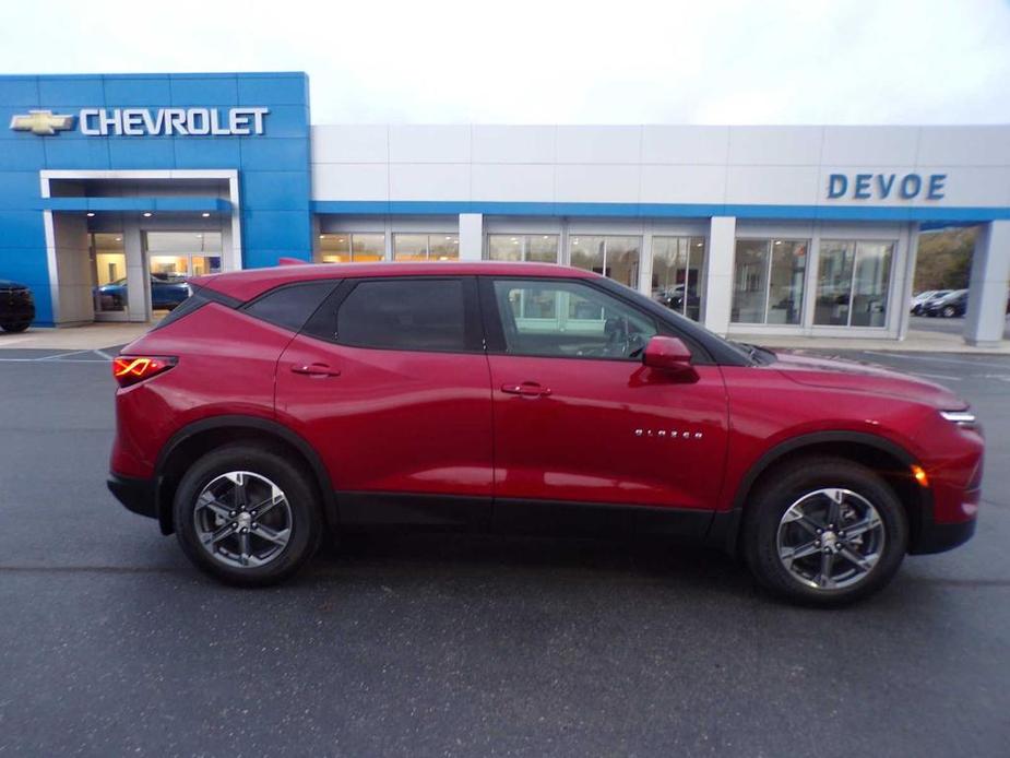 new 2025 Chevrolet Blazer car, priced at $35,392