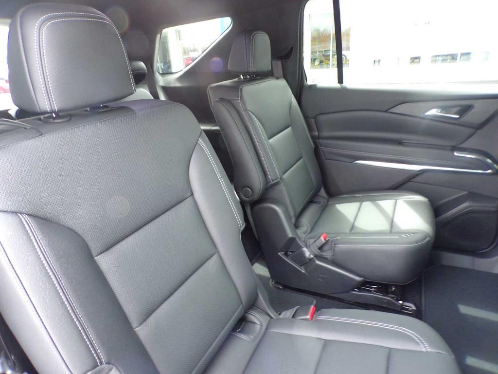 new 2025 Chevrolet Traverse car, priced at $42,212