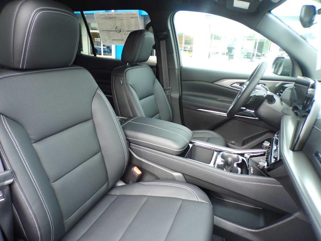 new 2025 Chevrolet Traverse car, priced at $42,377