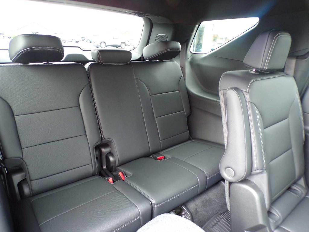 new 2025 Chevrolet Traverse car, priced at $42,377