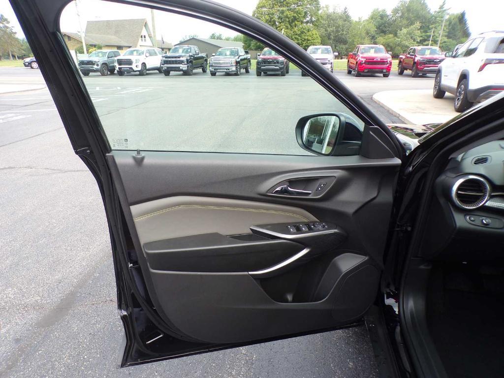 new 2025 Chevrolet Trax car, priced at $25,063