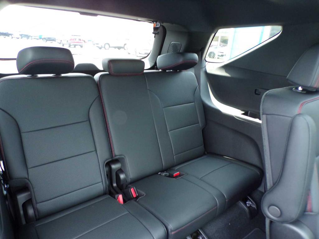 new 2025 Chevrolet Traverse car, priced at $53,085