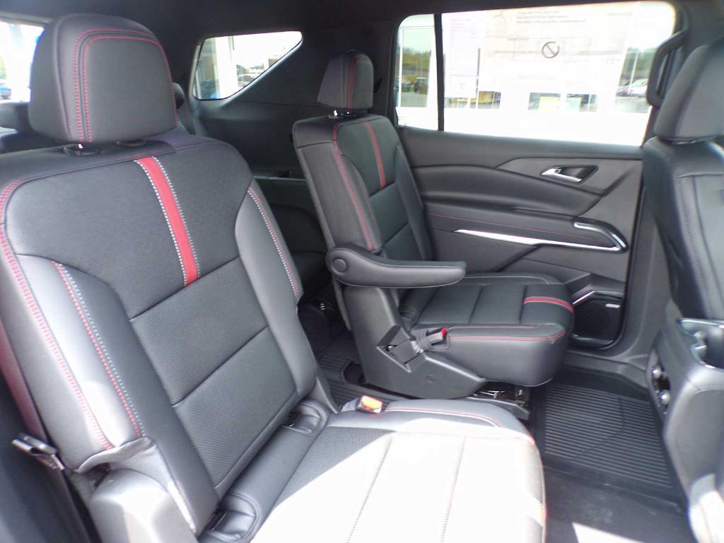 new 2025 Chevrolet Traverse car, priced at $52,164