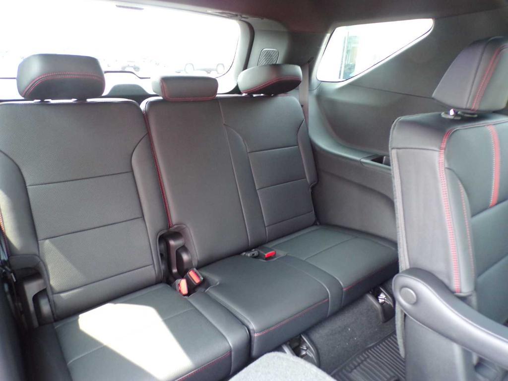 new 2025 Chevrolet Traverse car, priced at $52,164