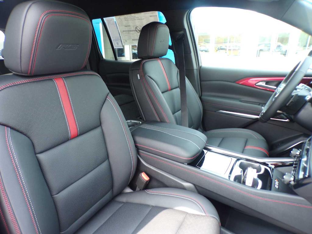 new 2025 Chevrolet Traverse car, priced at $52,164