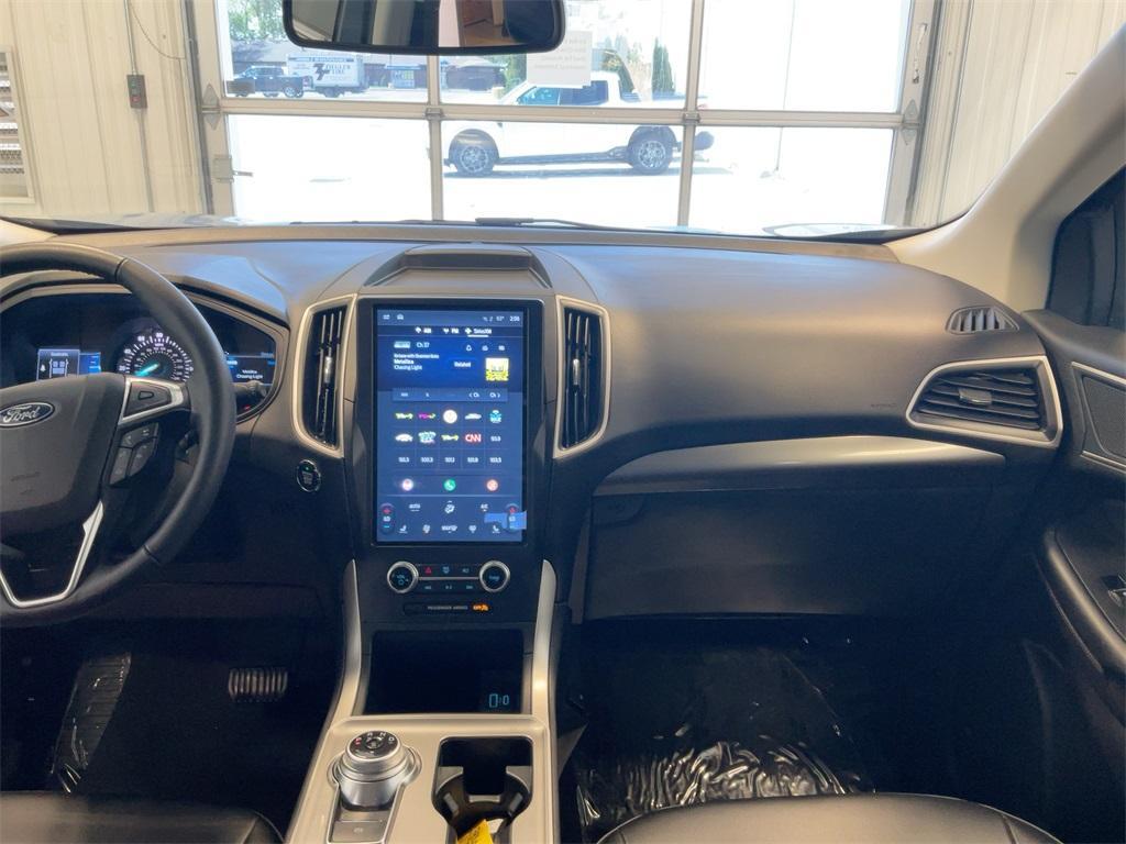 used 2024 Ford Edge car, priced at $25,950