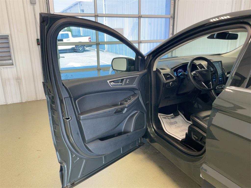 used 2022 Ford Edge car, priced at $25,000