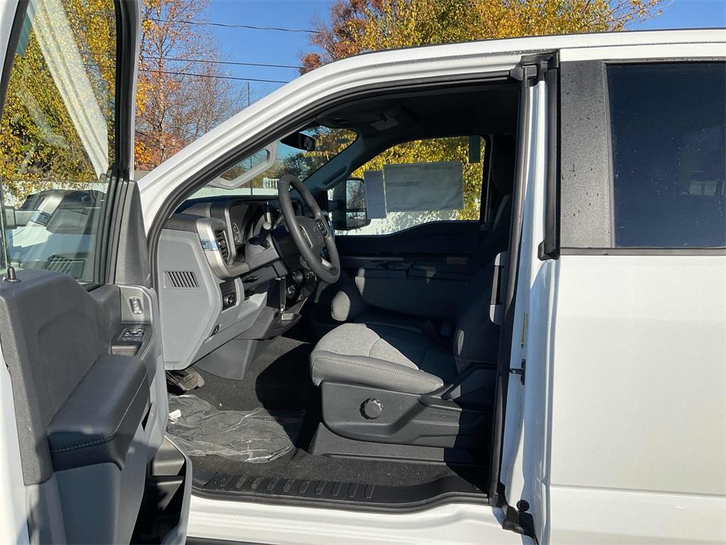 new 2024 Ford F-350 car, priced at $63,285