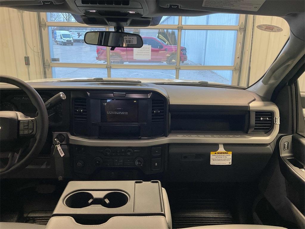 new 2025 Ford F-250 car, priced at $53,735