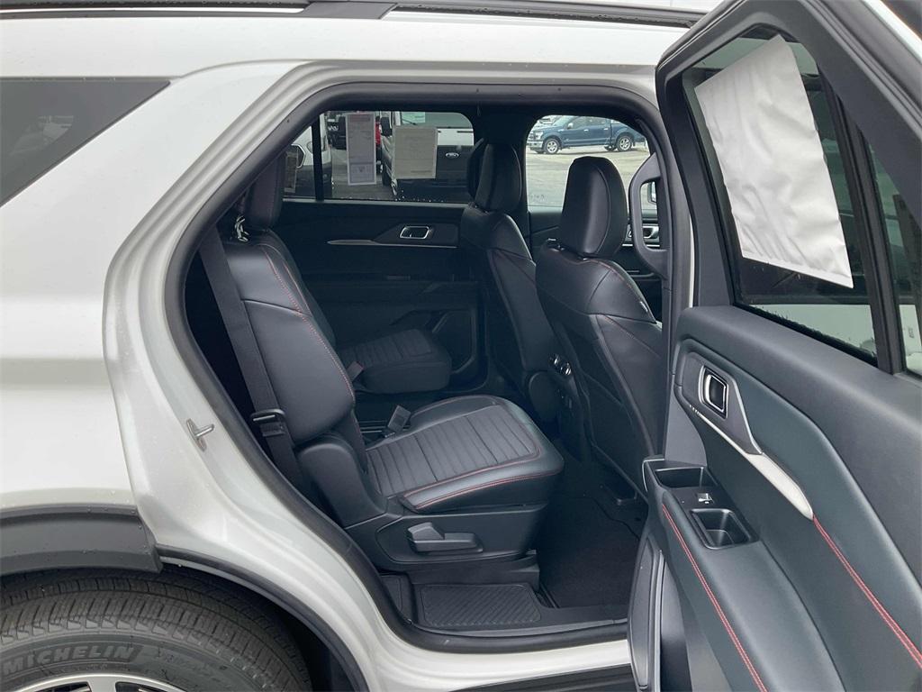 new 2025 Ford Explorer car, priced at $45,796