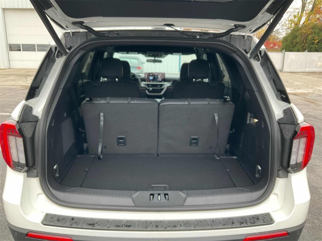 new 2025 Ford Explorer car, priced at $45,796