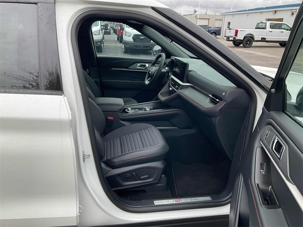new 2025 Ford Explorer car, priced at $45,796