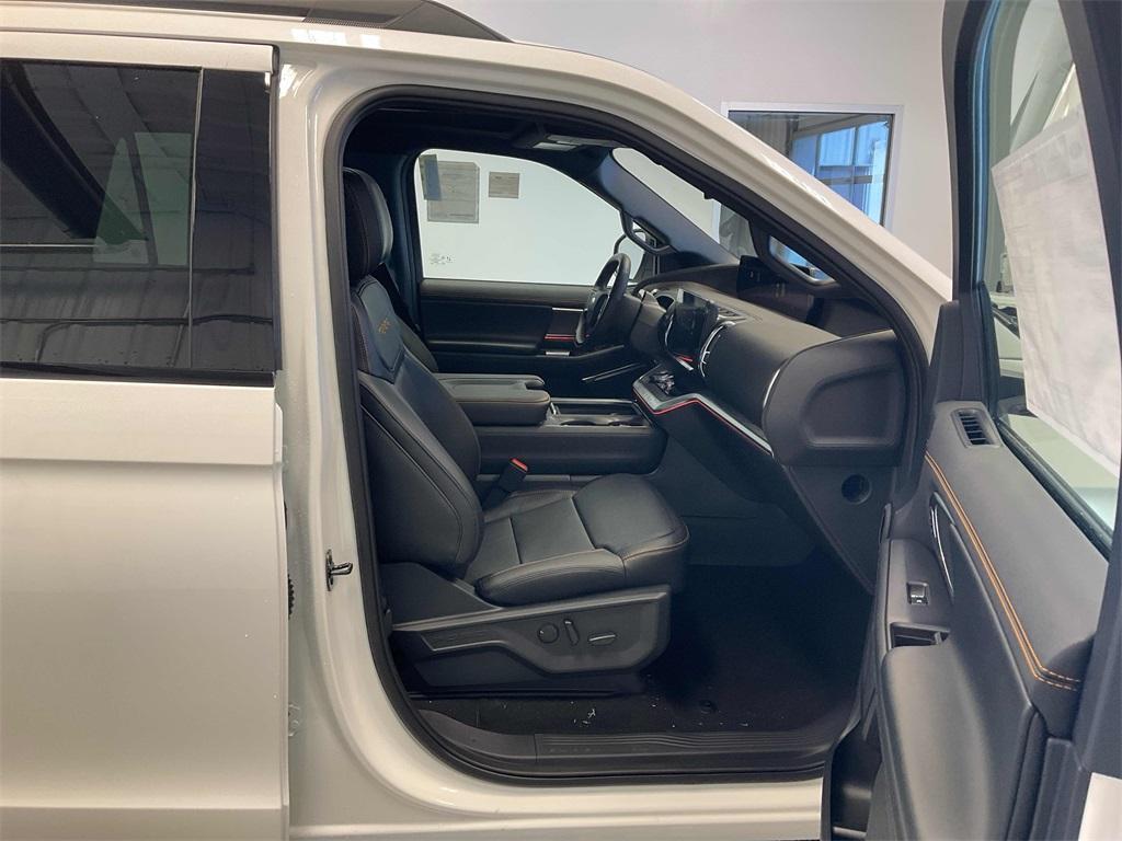 new 2025 Ford Expedition car, priced at $80,371