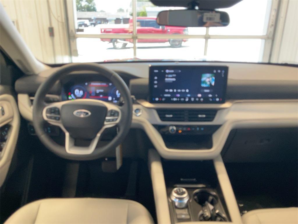 new 2025 Ford Explorer car, priced at $45,132