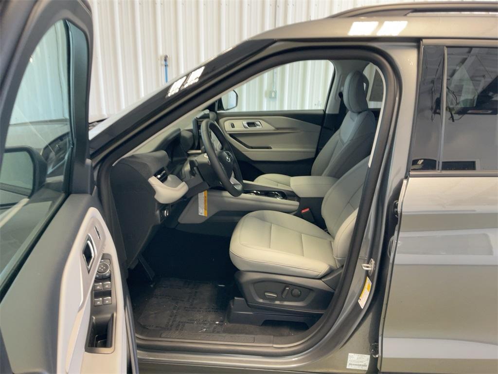 new 2025 Ford Explorer car, priced at $45,132