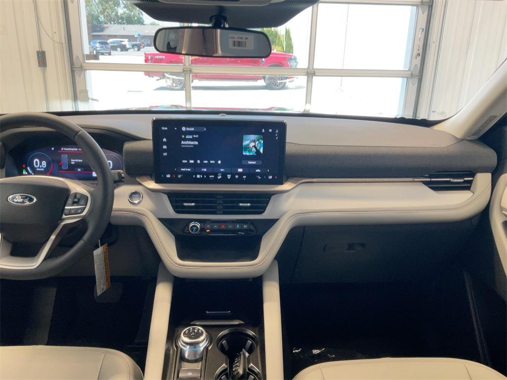 new 2025 Ford Explorer car, priced at $45,132
