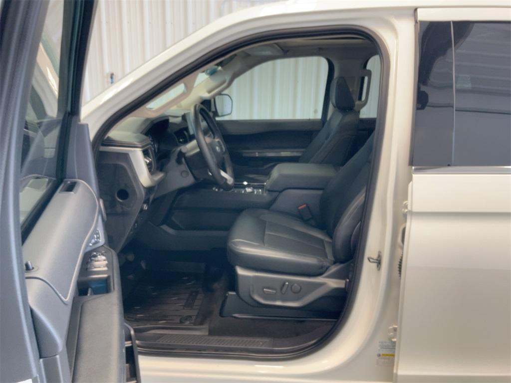 used 2024 Ford Expedition car, priced at $56,540